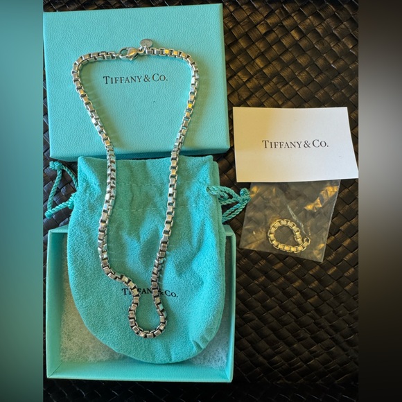 Tiffany & Co. Venetian Link Necklace 15 inch with 2 extra inches - Picture 4 of 5